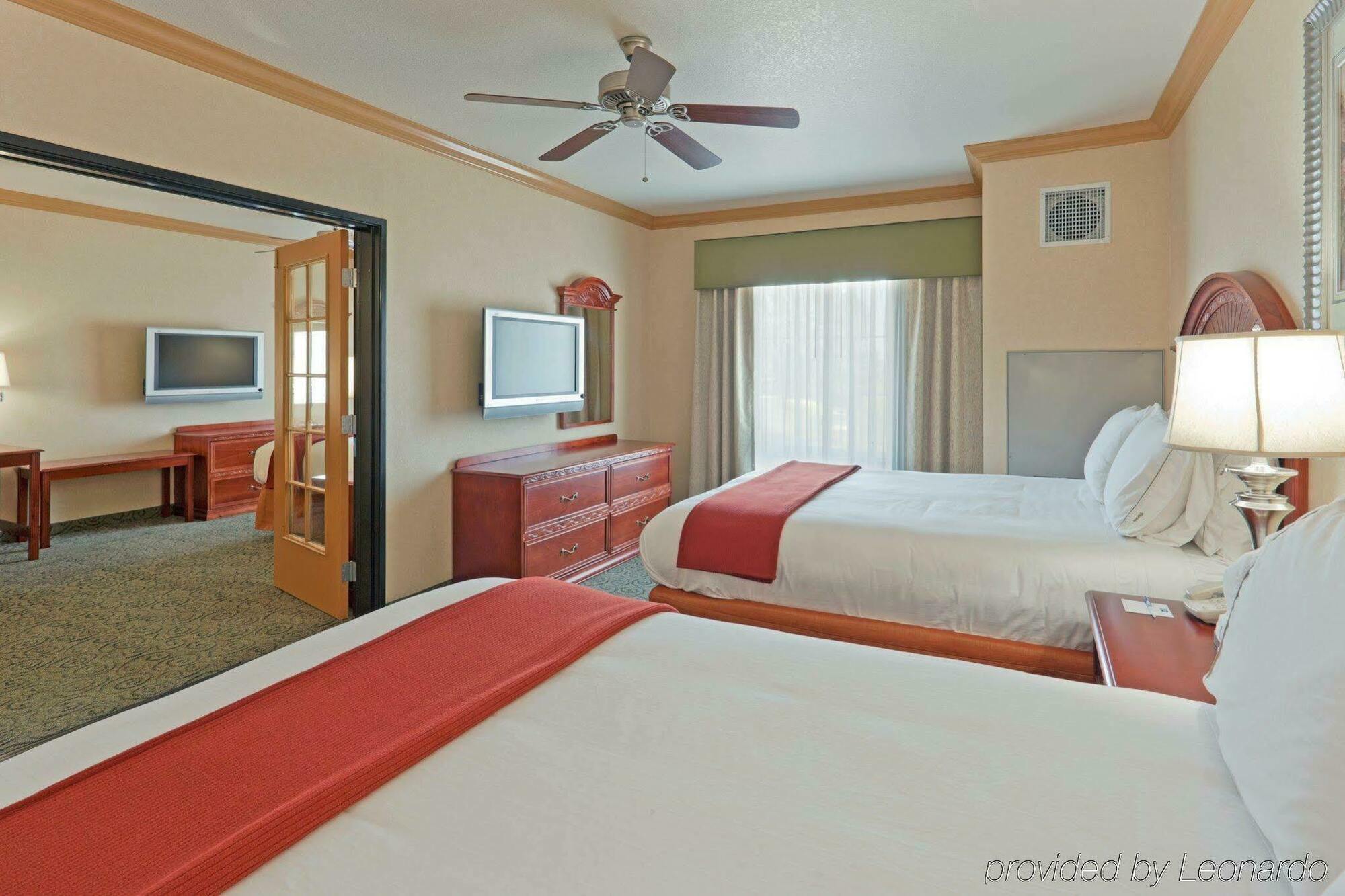 Holiday Inn Express & Suites Bakersfield Central Zimmer foto